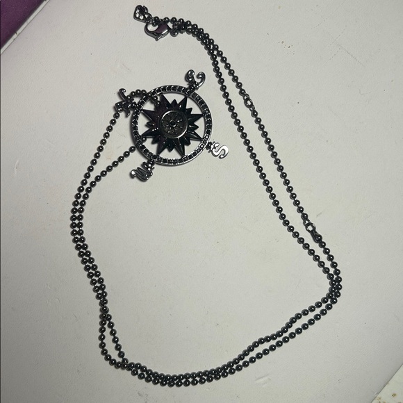 Disney Pirates 🏴‍☠️ of the Caribbean Compass Swarovski Necklace - Picture 3 of 9